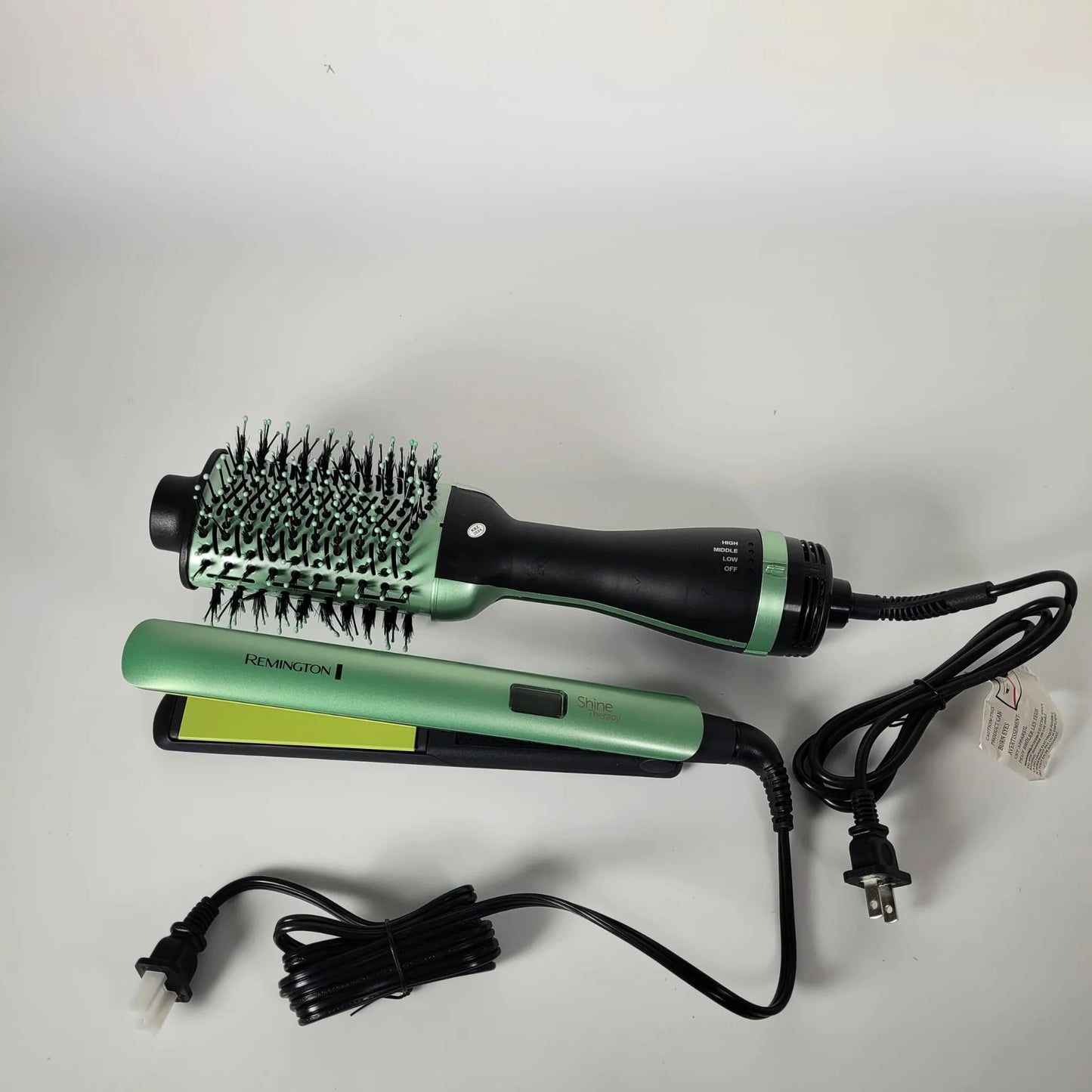 Combo Belleza Aguacate: Cepillo Secador + Plancha